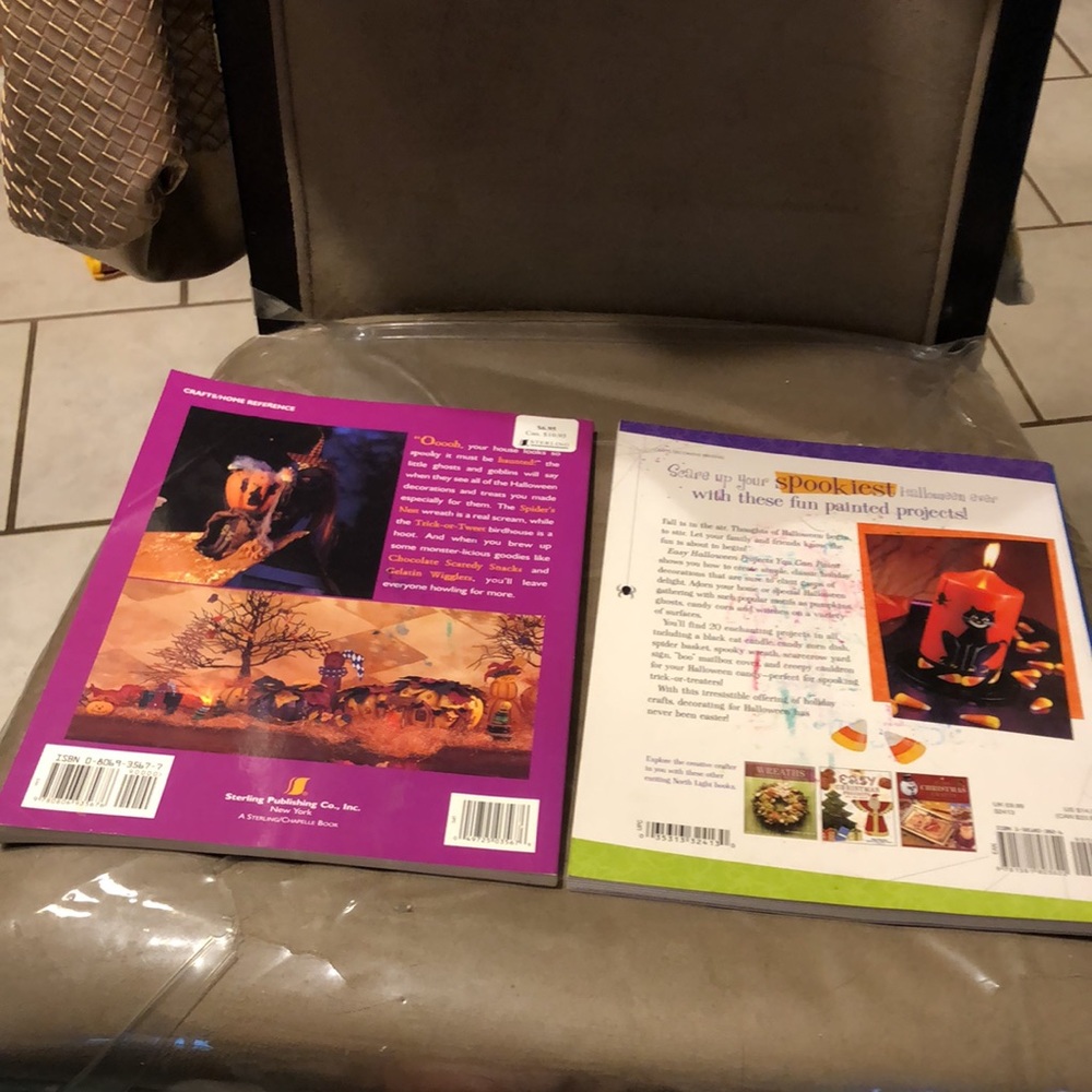 Halloween Fun Books: Decorating & Projects 🎃 - Picture 2 of 16